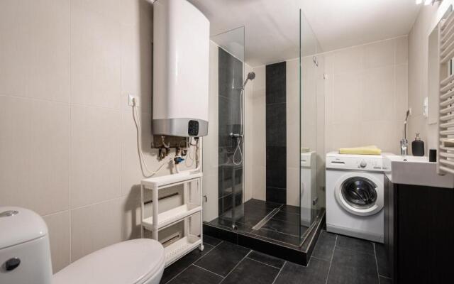 BpR White Peony - 2 BDR Central Home