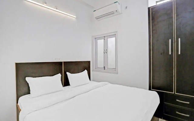 Flagship 84856 Hotel Krishna Stays