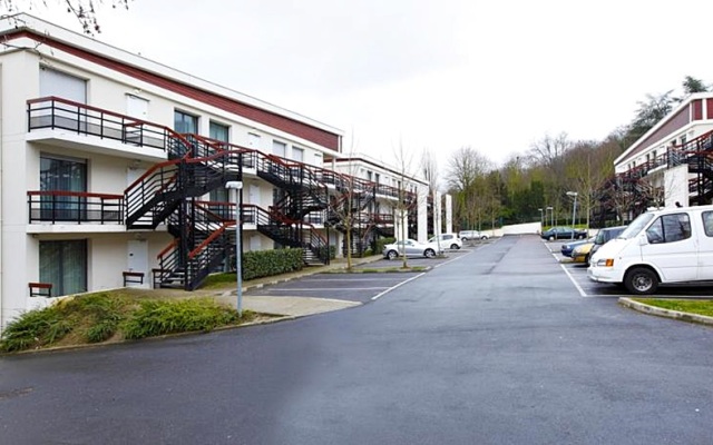 Appart'City Versailles Louveciennes