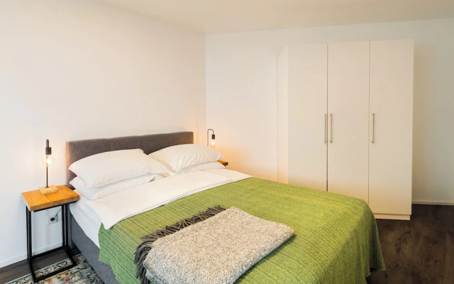 URBAN ISLAND - Riverside Apartments