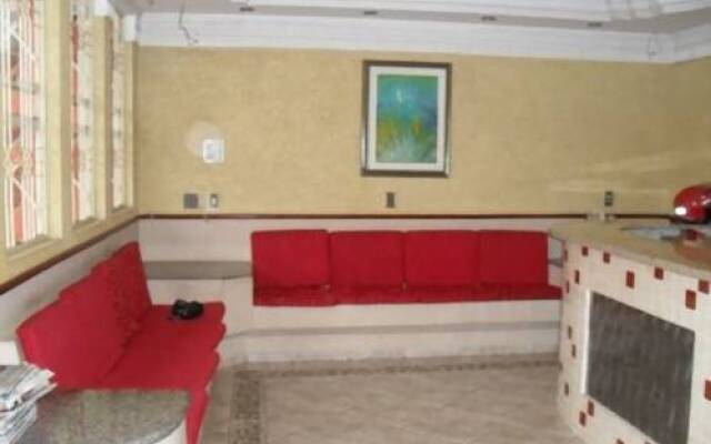 Boulevard Place Hotel
