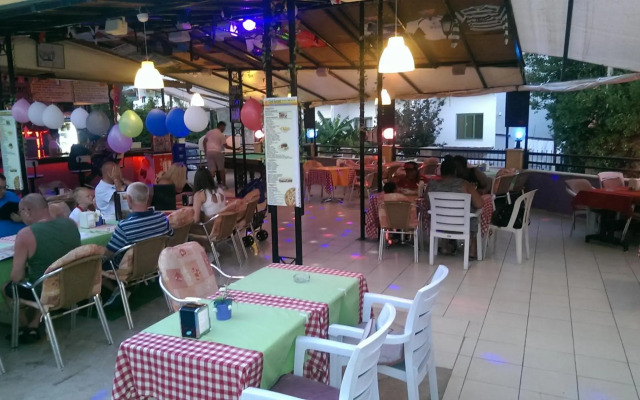 Club Sunset Apart