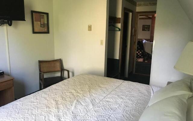 Lake Ontario Motel & Inn
