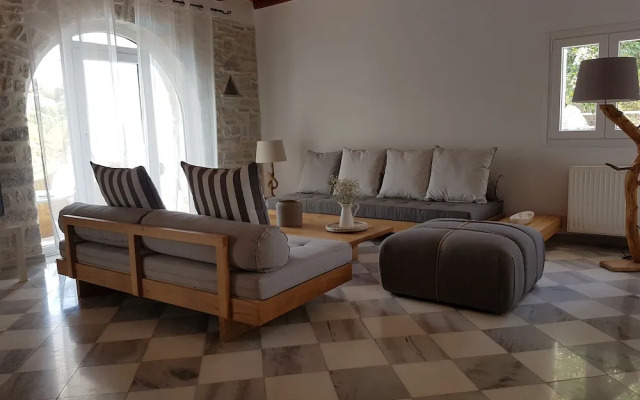 Paros Holiday Villa Alyki