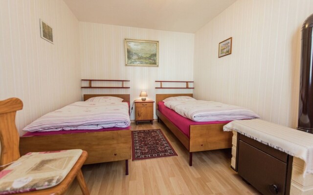 Lovely Holiday Accommodation in Rennsteig With Covered Terrace and Garden