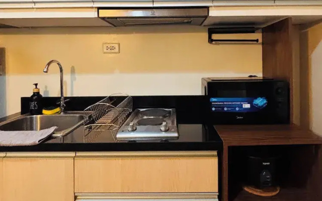 A Dreamy & Elegant Studio