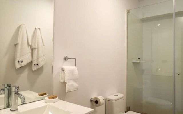 w Beautiful 2BR in the Heart of Miraflores