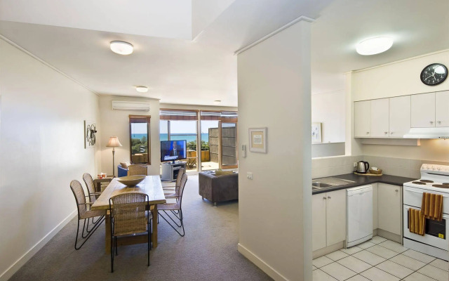 Lornebeach Apartments