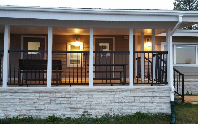 Sunrise Inn and Suites