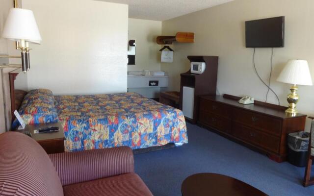 National 9 Inn Garden City