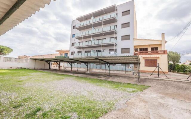 Apartment With Community Pool for 4 People