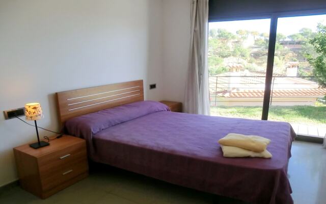 104664 - Villa in Lloret de Mar