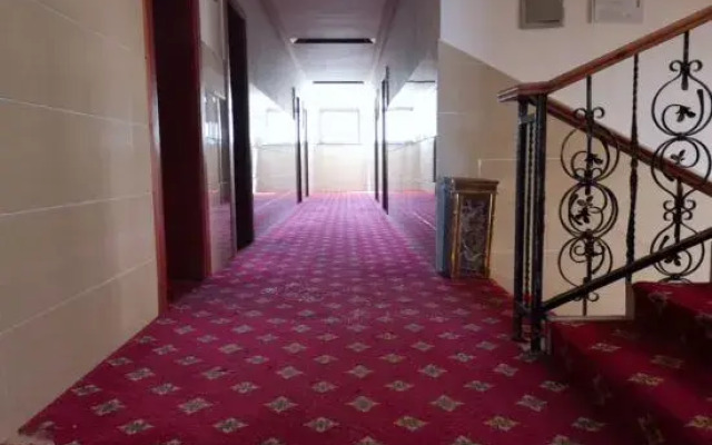 Yuanmeng Hotel (Hongyuan Yinzhu Square)