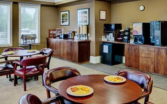 Lakeview Inns & Suites - Edson Airport