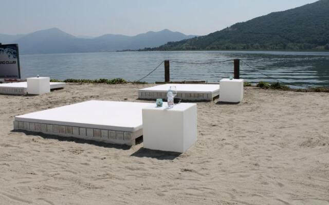 Balcone Sul Lago