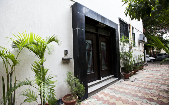 OYO 530 Hotel Azhan Residency