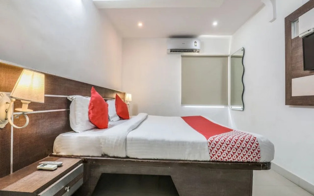 OYO 16930 Madhura Inn