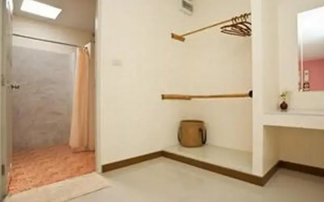 Tiew Maprao Ao Pran Resort