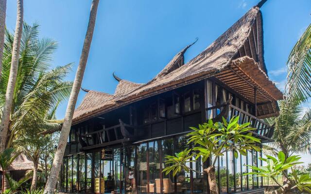 Most Exotic Beachfront Villa Keong