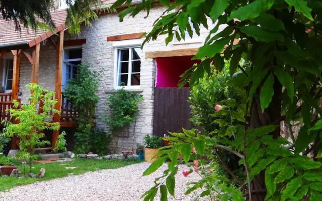 La Mona Guest House