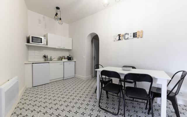 Daumier - New 2 Bdrs Flat near la Seine