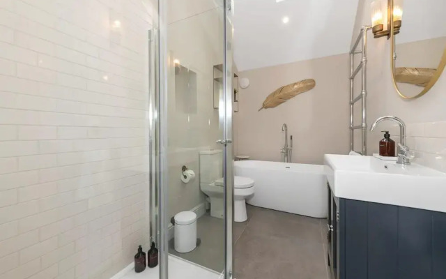 The School House - Luxury Home With Large Garden