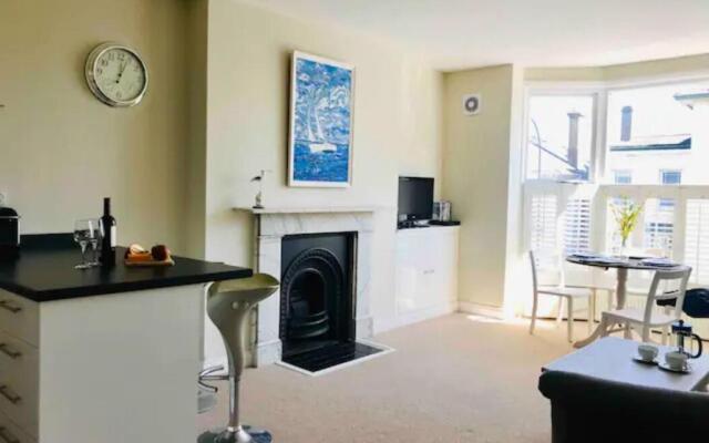 St Margarets Modern Georgian 2 bedroom apartment