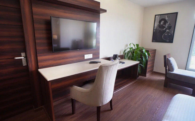 Sai Maa Hotel & Residency