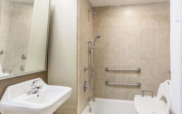 Microtel Inn & Suites by Wyndham Jacksonville Airport
