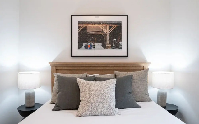 Farwell's Spike by Revelstoke Vacations