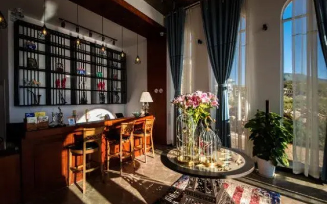 Sea Light Seascape Resort Hotel (Dali Yixi · Harbor Hotel)