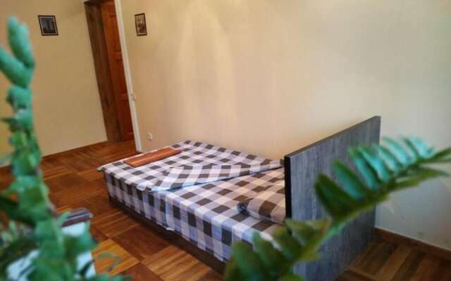 Park Bobur Apt 5x