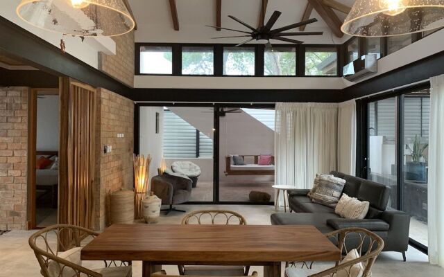 My Way Langosta Beach House