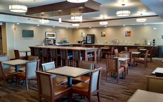 Best Western Plus Lincoln Inn & Suites