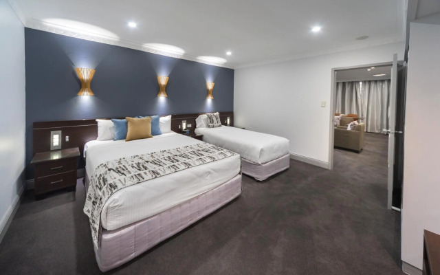 Hyde Park Inn