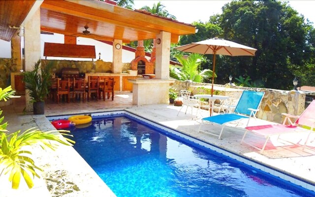 Spacious Casa Ken with Golf Cart