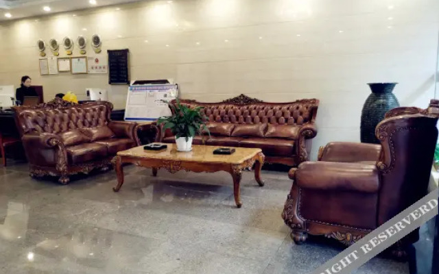 Rujia Huayi Select Hotel (Dali Yangbi County Cangshan West Road)