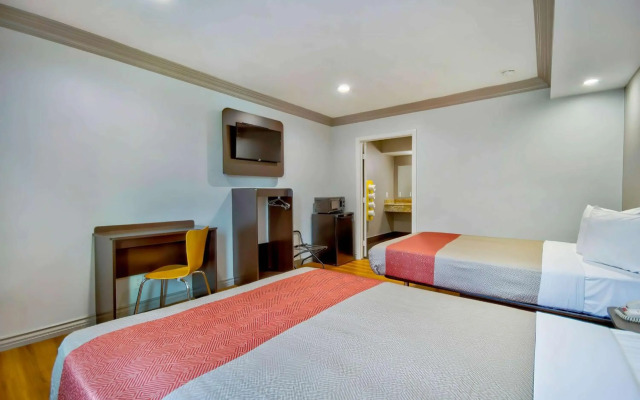 Motel 6 Gardena