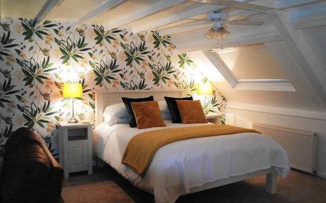 White Linen Whitby, Room Only