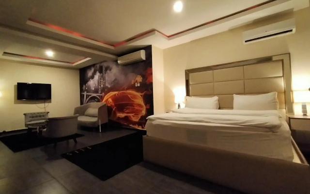 Iris Hotel