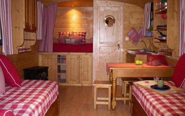 Le Village des Monédières - Slowmoov