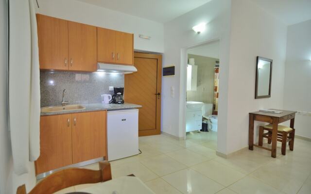 Reina Apartments