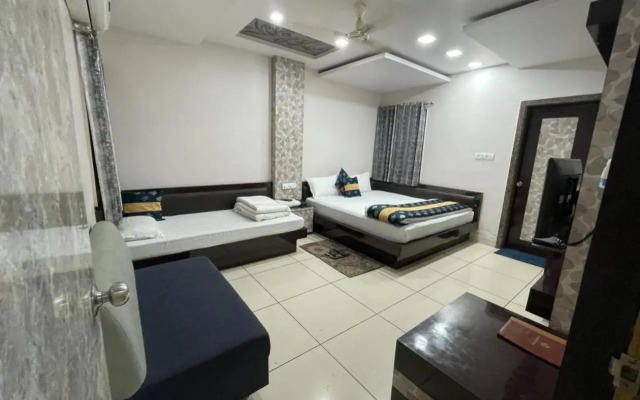 Hotel Gopi Palace