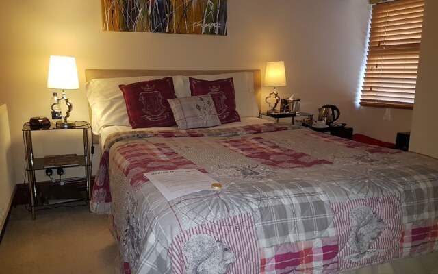 Redhill House Boutique Hotel Bristol Airport