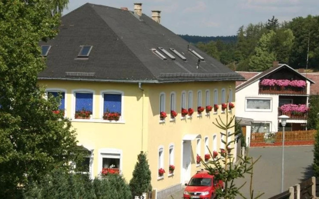 Hotel-Pension "Alte Schule"