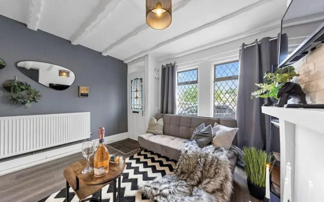 Charming Chatham Apartment With 3 Bedrooms