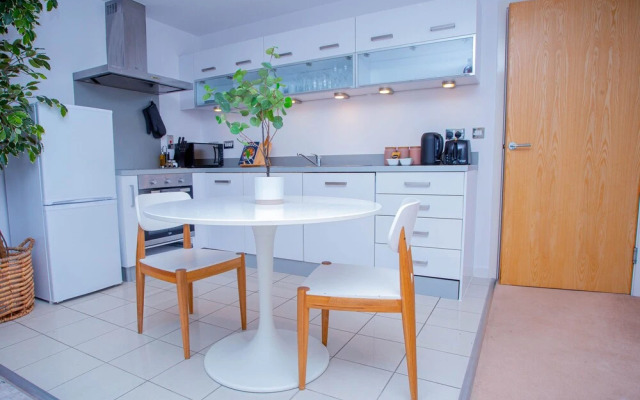 Nest Easy - Alpha House