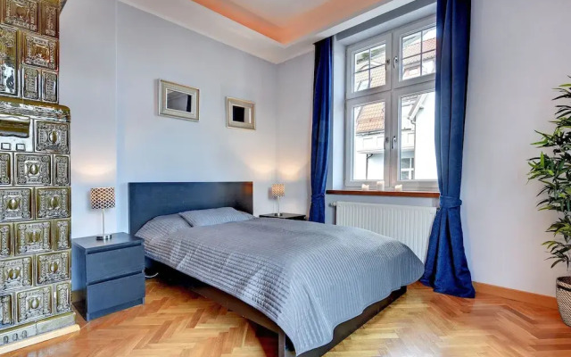 Grand Apartments - Brooklyn