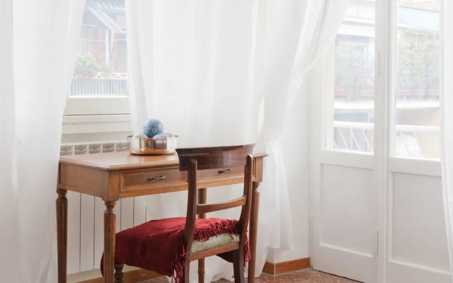 Rental in Rome Pateras Balcony Apartment