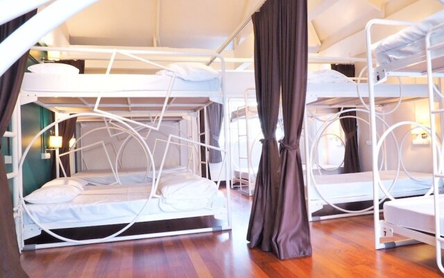 Esse Hostel